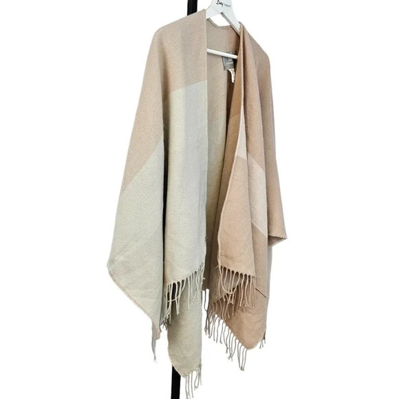 Soia & Kyo Womens Cape Shawl Color Block One Size Tassel Wrap - Picture 6 of 8